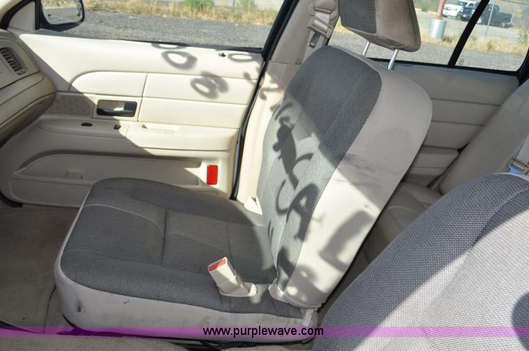 image for item F2080 2008 Ford Crown Victoria Police Interceptor