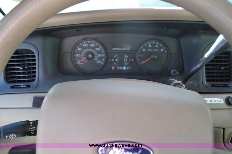 image for item F2080 2008 Ford Crown Victoria Police Interceptor