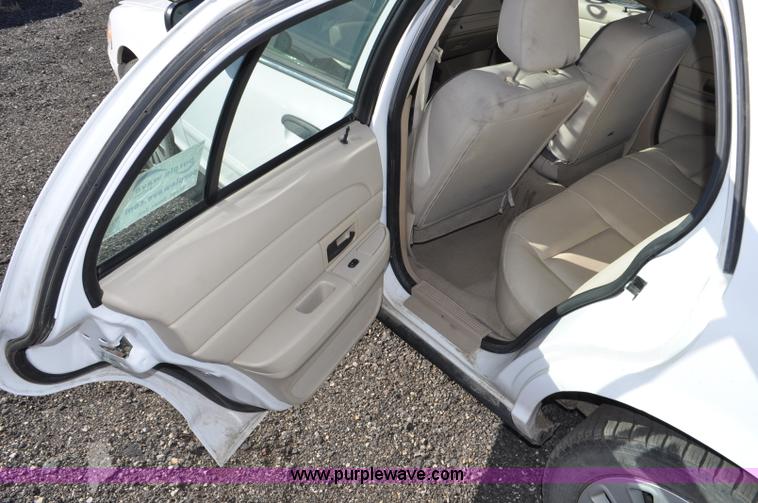 image for item F2080 2008 Ford Crown Victoria Police Interceptor