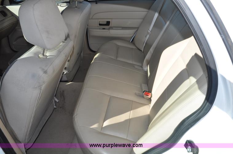 image for item F2080 2008 Ford Crown Victoria Police Interceptor