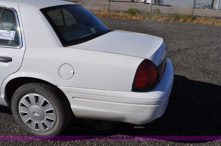 image for item F2080 2008 Ford Crown Victoria Police Interceptor