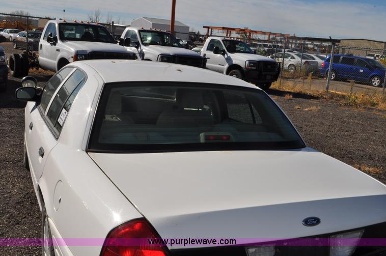 image for item F2080 2008 Ford Crown Victoria Police Interceptor