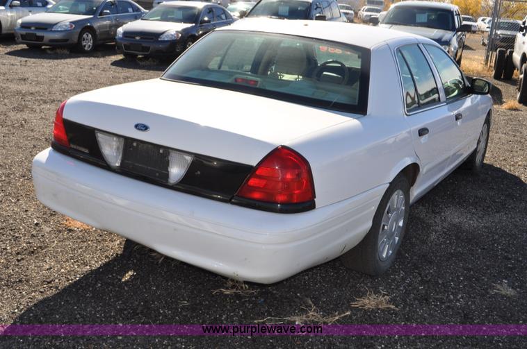image for item F2080 2008 Ford Crown Victoria Police Interceptor