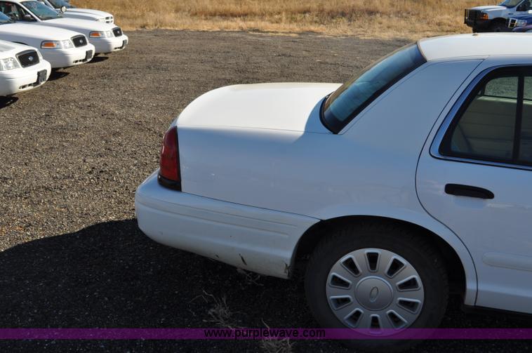 image for item F2080 2008 Ford Crown Victoria Police Interceptor
