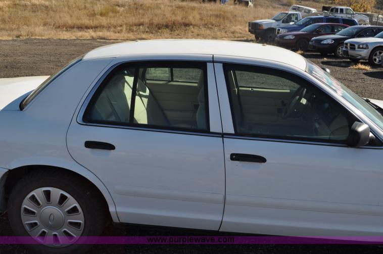 image for item F2080 2008 Ford Crown Victoria Police Interceptor