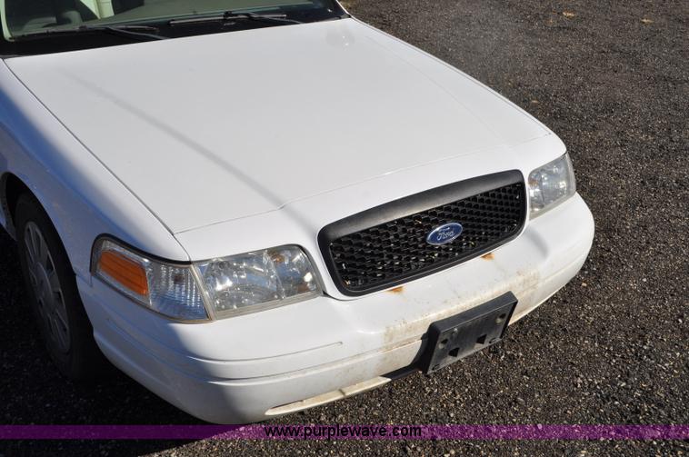 image for item F2080 2008 Ford Crown Victoria Police Interceptor