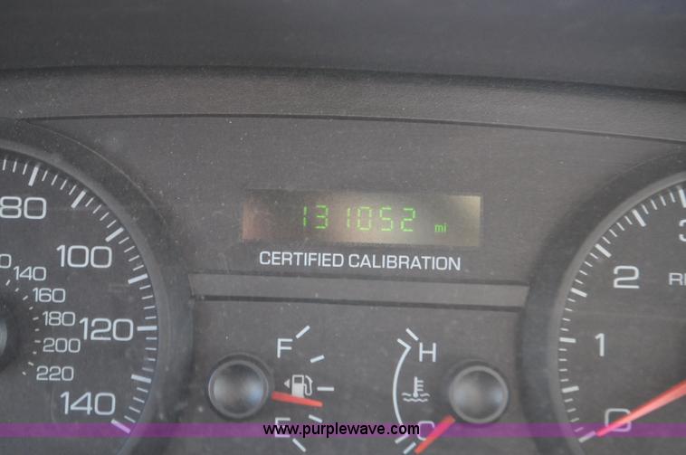 image for item F2080 2008 Ford Crown Victoria Police Interceptor