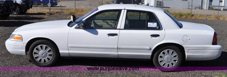 image for item F2081 2008 Ford Crown Victoria Police Interceptor