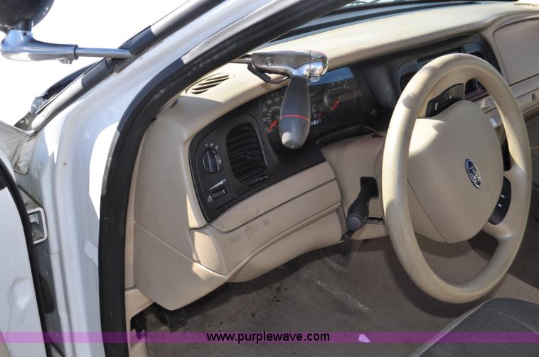 image for item F2081 2008 Ford Crown Victoria Police Interceptor