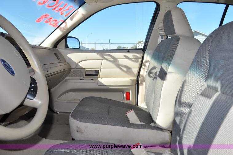 image for item F2081 2008 Ford Crown Victoria Police Interceptor