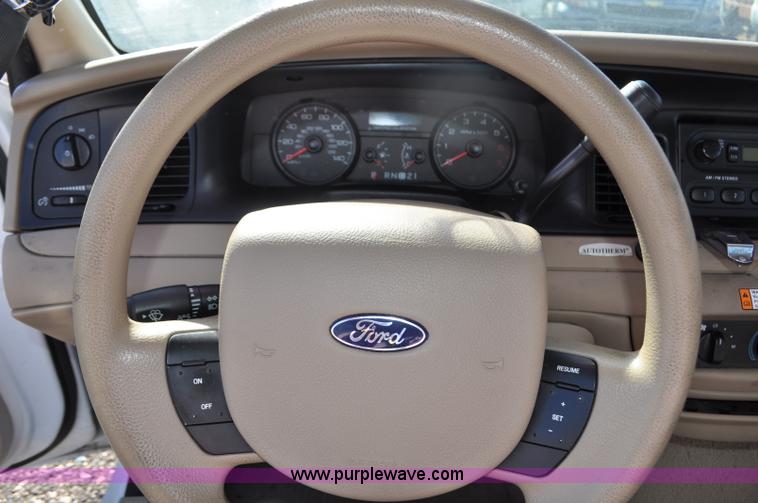 image for item F2081 2008 Ford Crown Victoria Police Interceptor