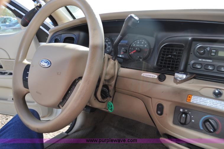 image for item F2081 2008 Ford Crown Victoria Police Interceptor