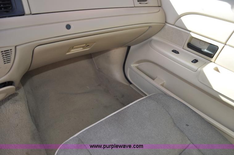 image for item F2081 2008 Ford Crown Victoria Police Interceptor