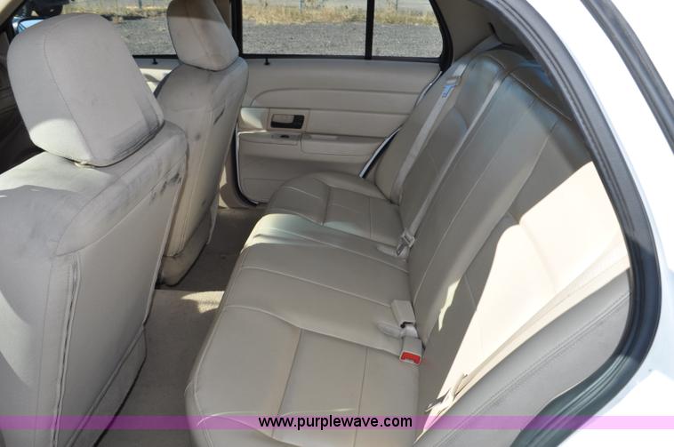 image for item F2081 2008 Ford Crown Victoria Police Interceptor