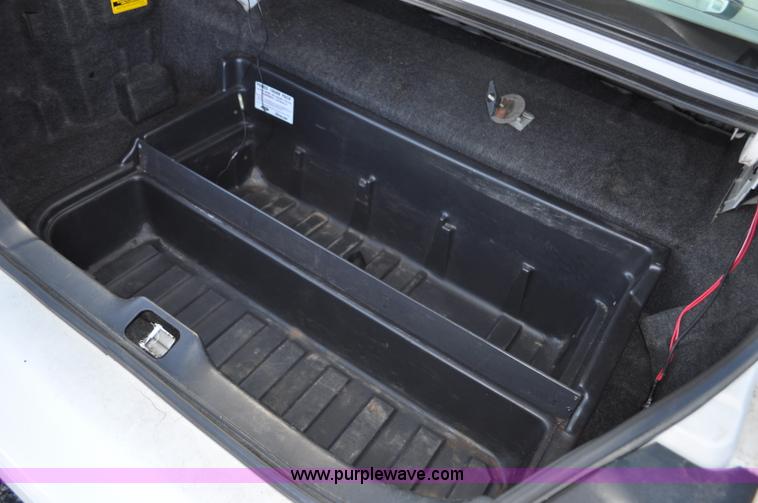 image for item F2081 2008 Ford Crown Victoria Police Interceptor