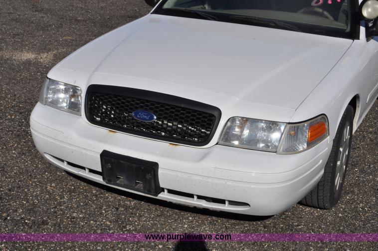 image for item F2081 2008 Ford Crown Victoria Police Interceptor
