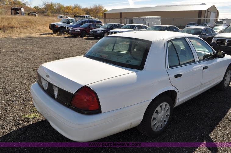 image for item F2081 2008 Ford Crown Victoria Police Interceptor