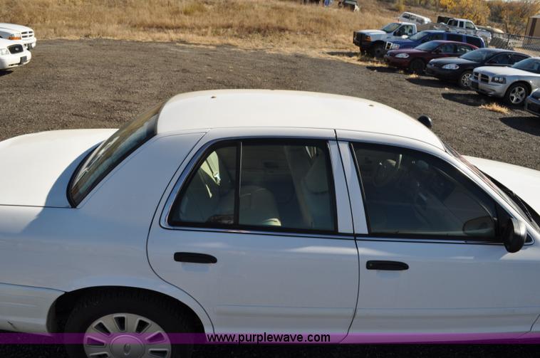 image for item F2081 2008 Ford Crown Victoria Police Interceptor