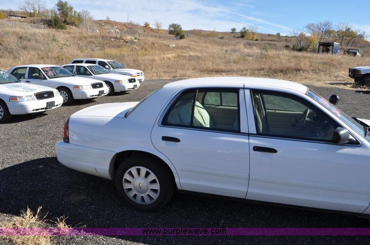 image for item F2081 2008 Ford Crown Victoria Police Interceptor