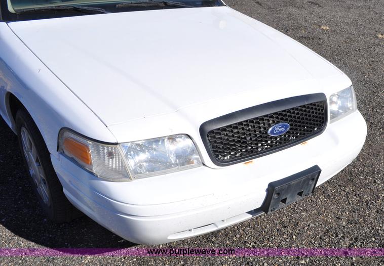 image for item F2081 2008 Ford Crown Victoria Police Interceptor