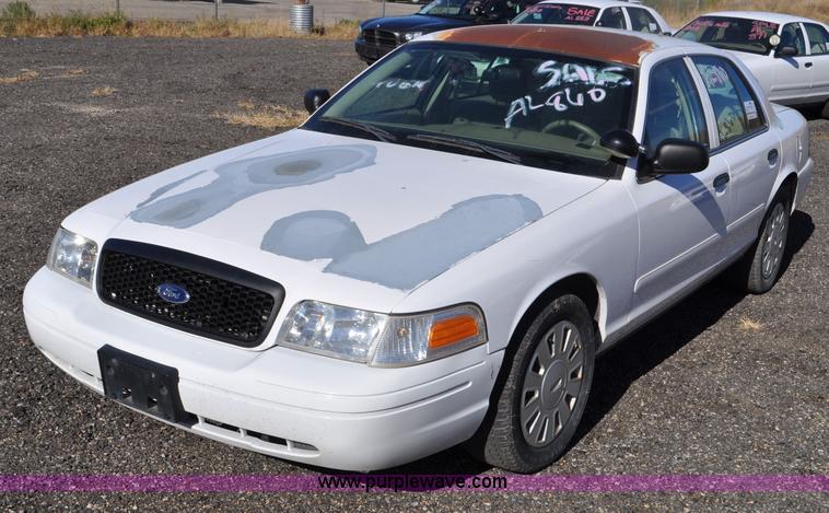 image for item F2082 2008 Ford Crown Victoria Police Interceptor