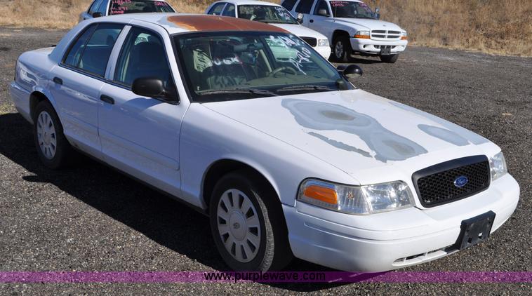 image for item F2082 2008 Ford Crown Victoria Police Interceptor