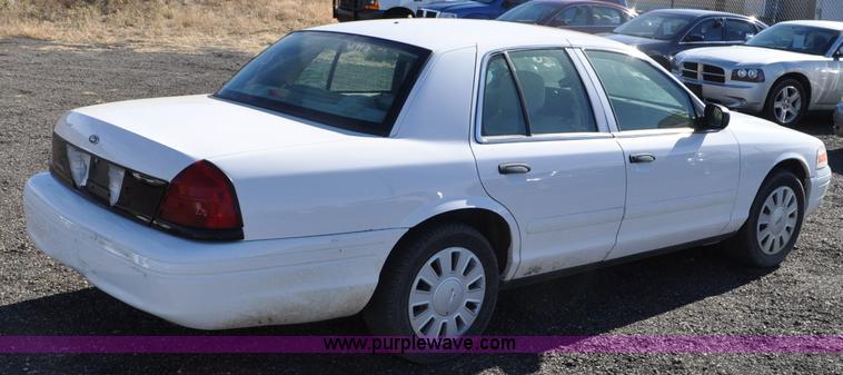 image for item F2082 2008 Ford Crown Victoria Police Interceptor