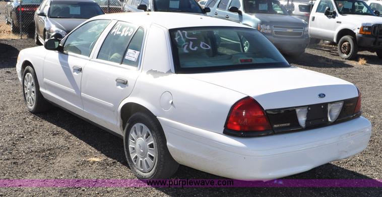 image for item F2082 2008 Ford Crown Victoria Police Interceptor