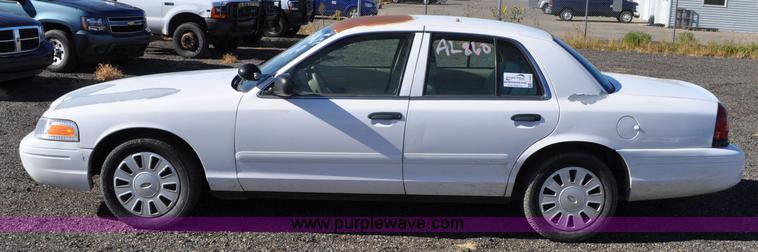 image for item F2082 2008 Ford Crown Victoria Police Interceptor