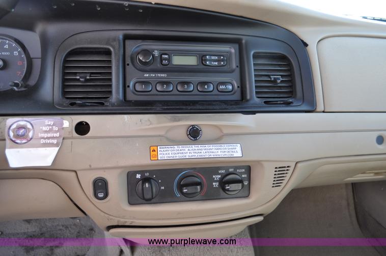 image for item F2082 2008 Ford Crown Victoria Police Interceptor