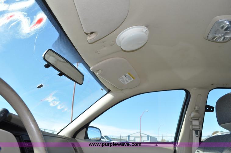 image for item F2082 2008 Ford Crown Victoria Police Interceptor