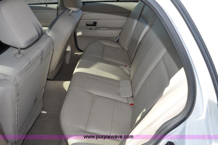 image for item F2082 2008 Ford Crown Victoria Police Interceptor