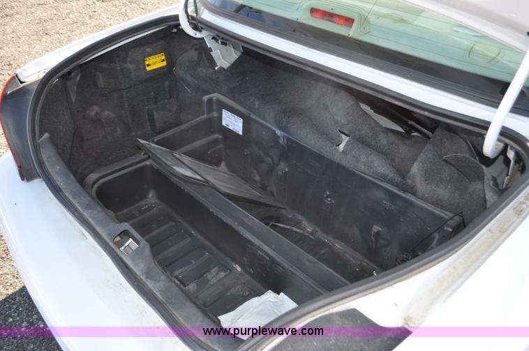 image for item F2082 2008 Ford Crown Victoria Police Interceptor