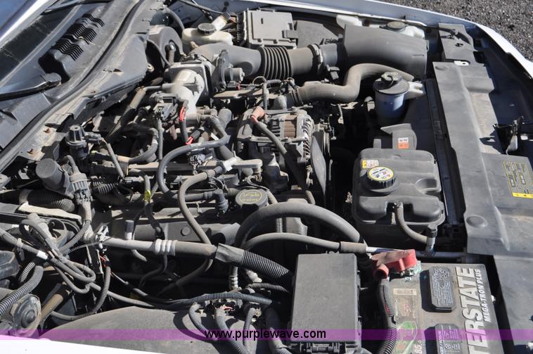 image for item F2082 2008 Ford Crown Victoria Police Interceptor