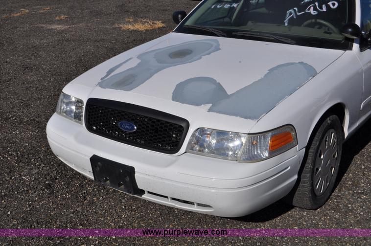 image for item F2082 2008 Ford Crown Victoria Police Interceptor