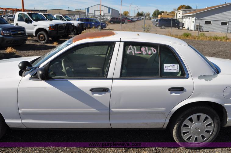 image for item F2082 2008 Ford Crown Victoria Police Interceptor