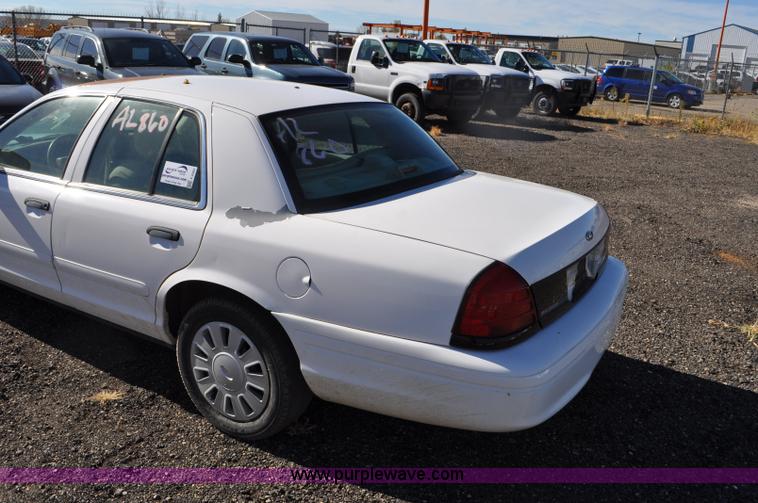 image for item F2082 2008 Ford Crown Victoria Police Interceptor