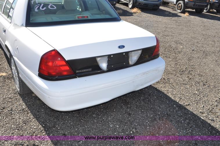 image for item F2082 2008 Ford Crown Victoria Police Interceptor