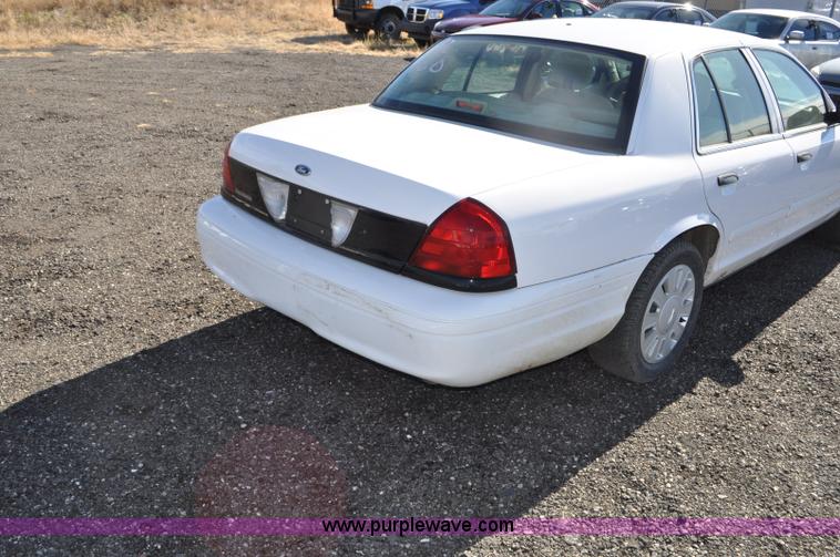 image for item F2082 2008 Ford Crown Victoria Police Interceptor