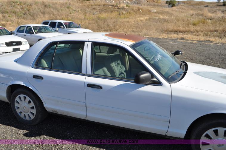 image for item F2082 2008 Ford Crown Victoria Police Interceptor