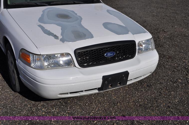 image for item F2082 2008 Ford Crown Victoria Police Interceptor
