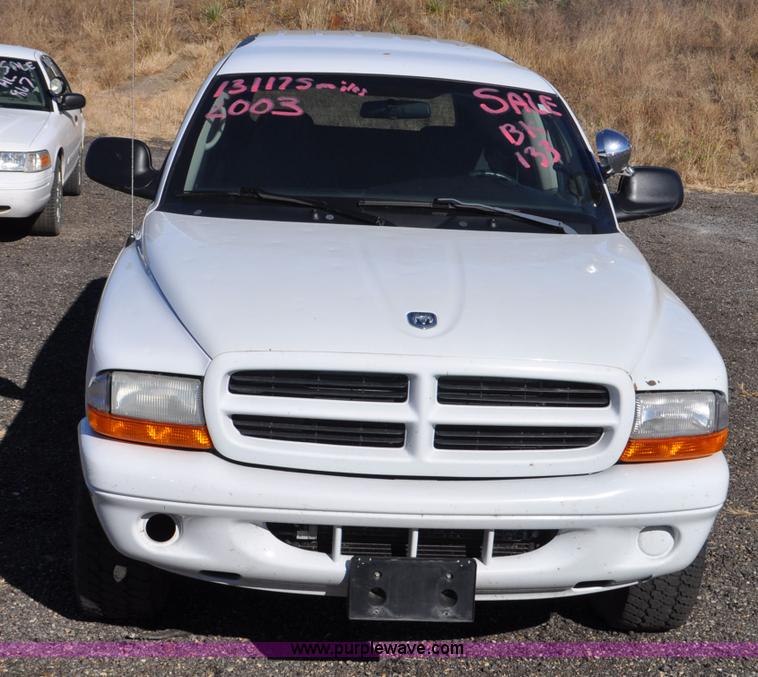 image for item F2084 2003 Dodge Durango SUV