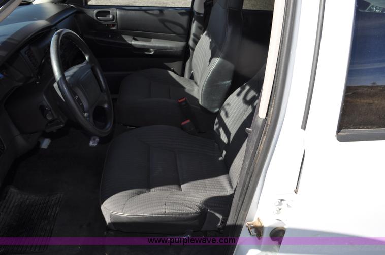 image for item F2084 2003 Dodge Durango SUV