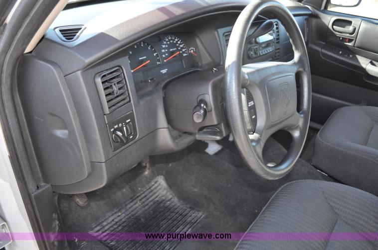 image for item F2084 2003 Dodge Durango SUV