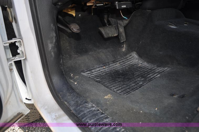 image for item F2084 2003 Dodge Durango SUV