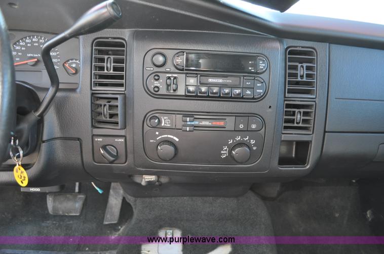 image for item F2084 2003 Dodge Durango SUV