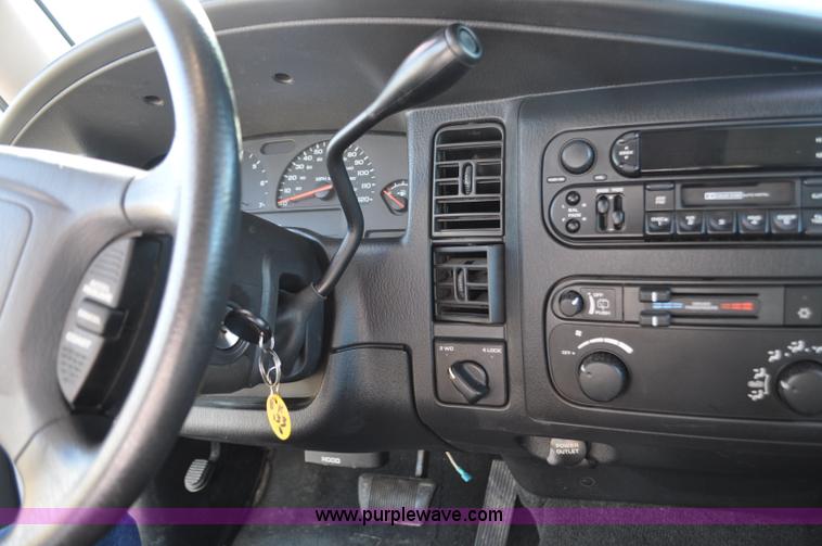 image for item F2084 2003 Dodge Durango SUV