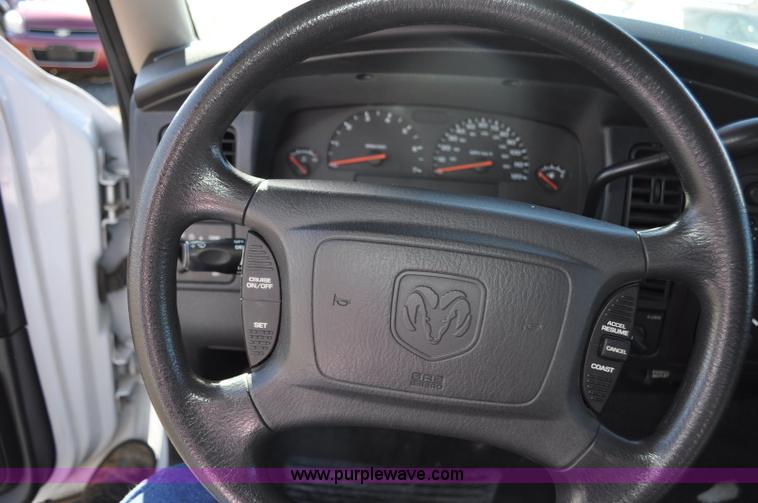 image for item F2084 2003 Dodge Durango SUV