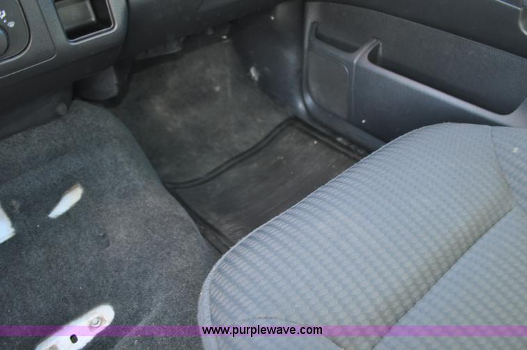 image for item F2084 2003 Dodge Durango SUV