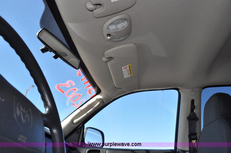 image for item F2084 2003 Dodge Durango SUV